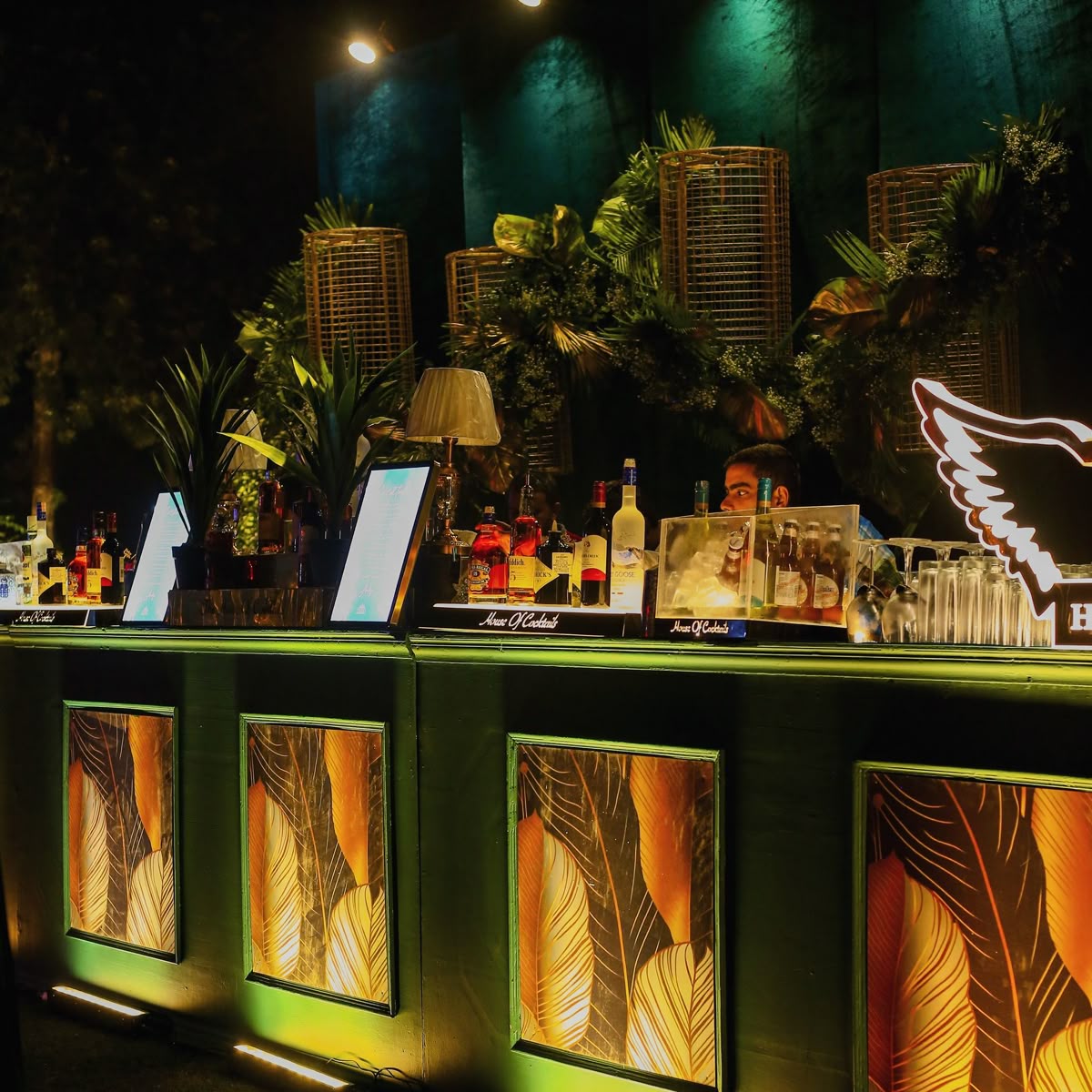 wedding cocktail decor